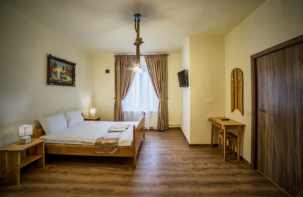 Comfort Room, 1 Queen Bed with Sofa bed photo 1