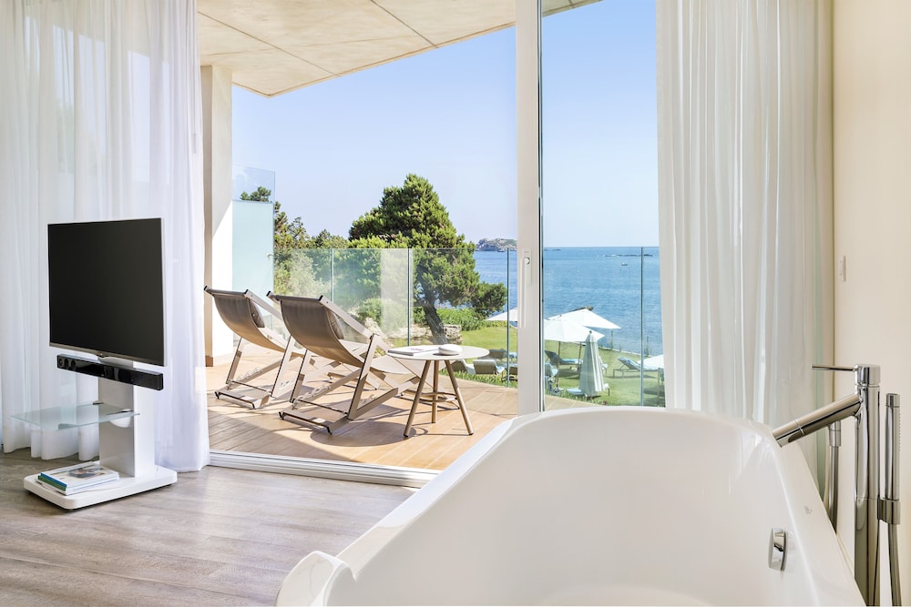 Extra ME + Junior Suite Sea View - Photo 4
