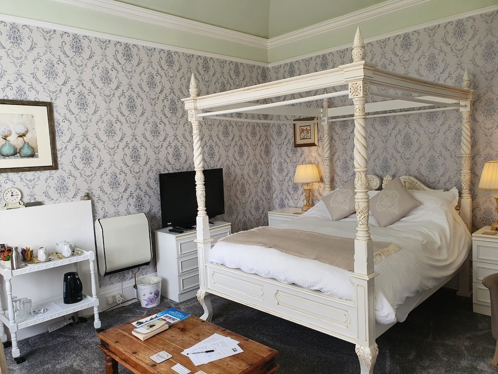 Superior Double Room, Ensuite, Garden View (4-POSTER ROOM) photo 2