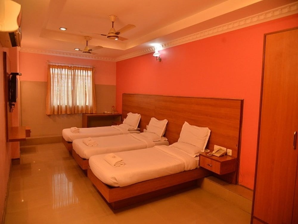Deluxe Triple Non Ac Room
