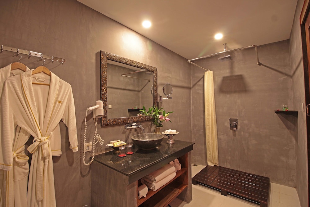 Royal Suite, Pool Access photo 2