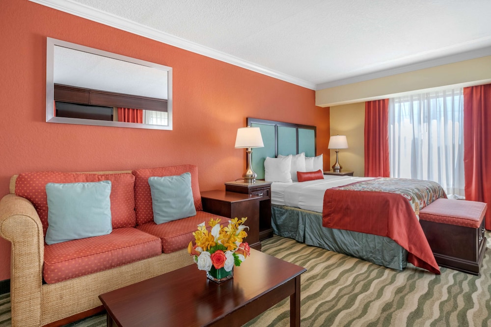 Suite, 1 King Bed, Non Smoking (Shower Only)