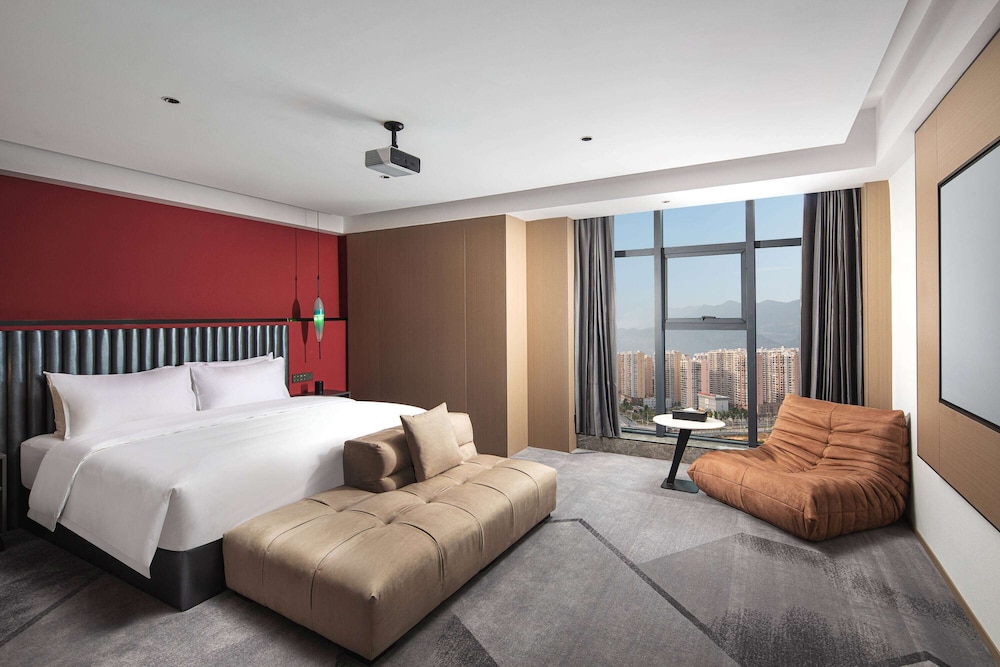 Deluxe Room, 1 King Bed, Non Smoking