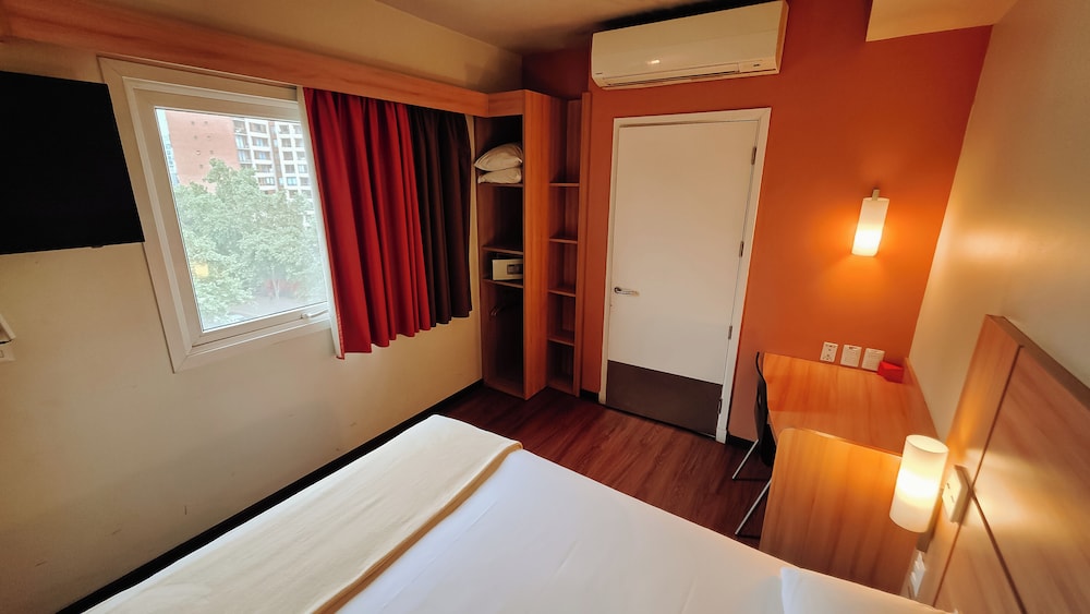 Room, 1 Queen Bed, Accessible photo 2