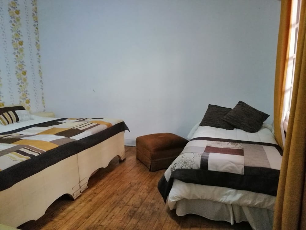 Basic Triple Room, Multiple Beds photo 3