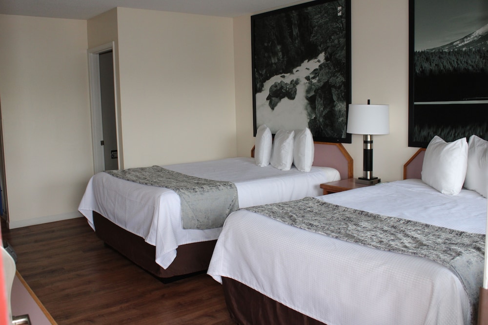 Room, 2 Queen Beds, Non Smoking photo 1