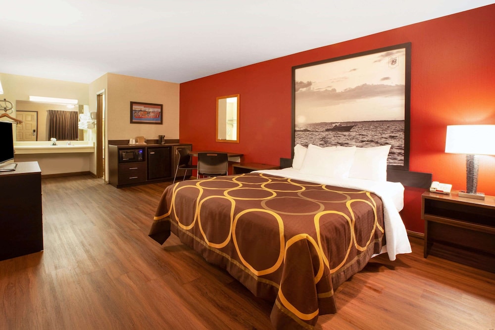 Room, 1 Queen Bed, Non Smoking - Photo 2