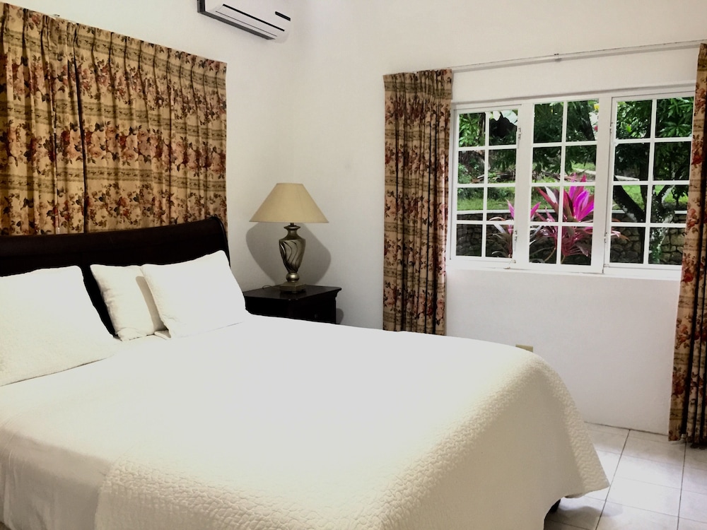Chambre Double Majestueuse, 1 très grand lit, vue jardin, rez-de-chaussée
