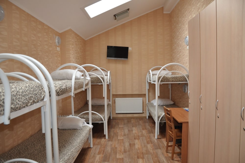 Economy Quadruple Room, Shared Bathroom photo 2