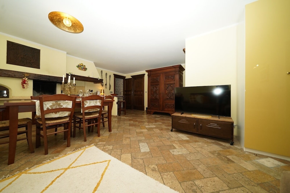 Family Apartment, Courtyard View photo 3