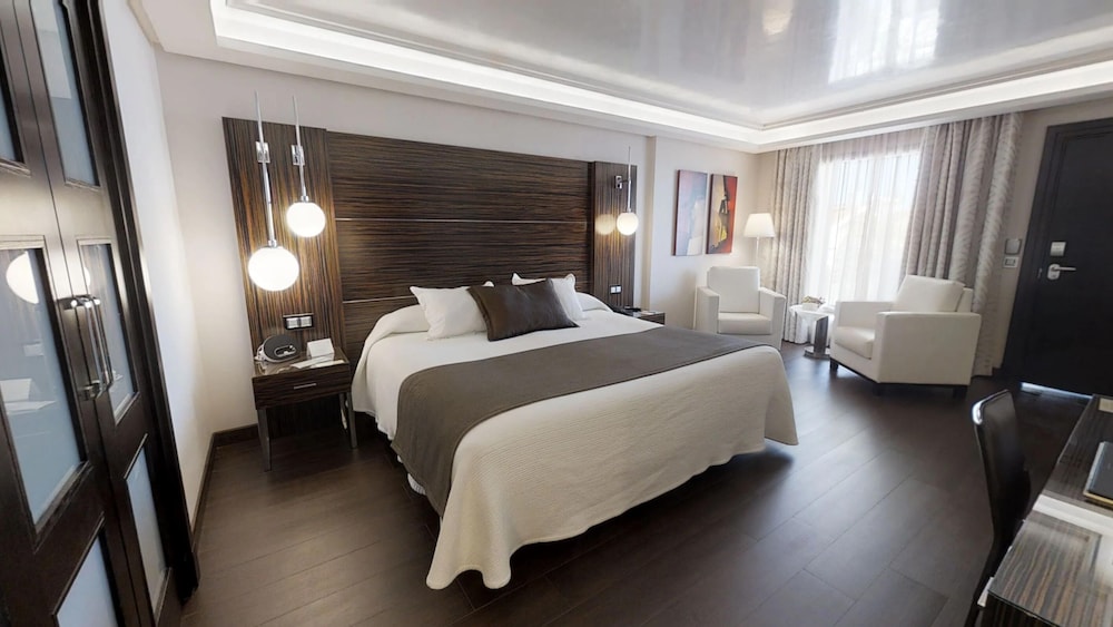 Standard Double Room (2+1 child) - Photo 3