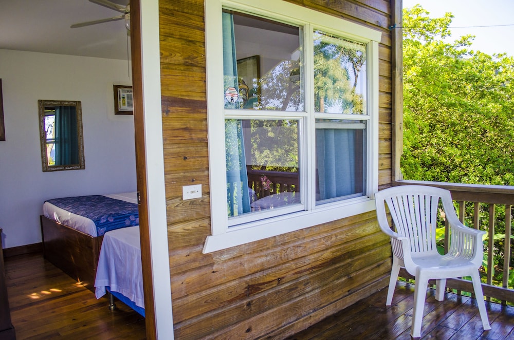 Room, 1 Queen Bed, Ocean View photo 3