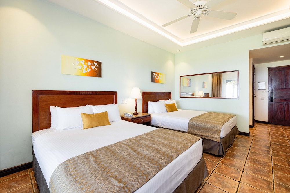 Sunset Ocean View Queen Beds - Photo 6