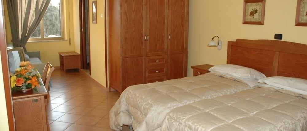 Standard Double or Twin Room photo 3