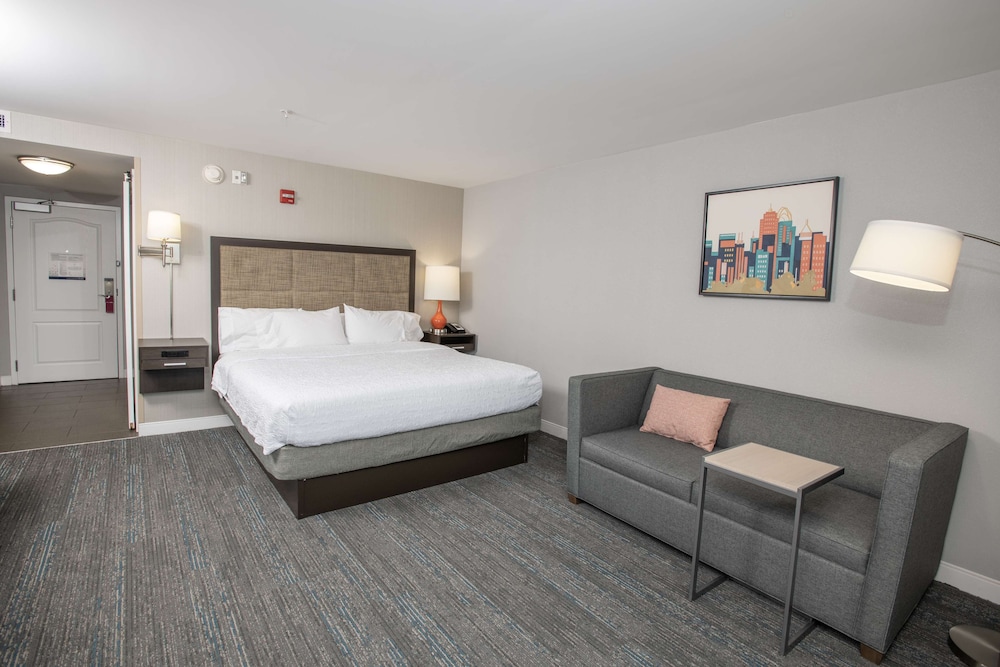 Room, 1 King Bed, Non Smoking, Refrigerator & Microwave