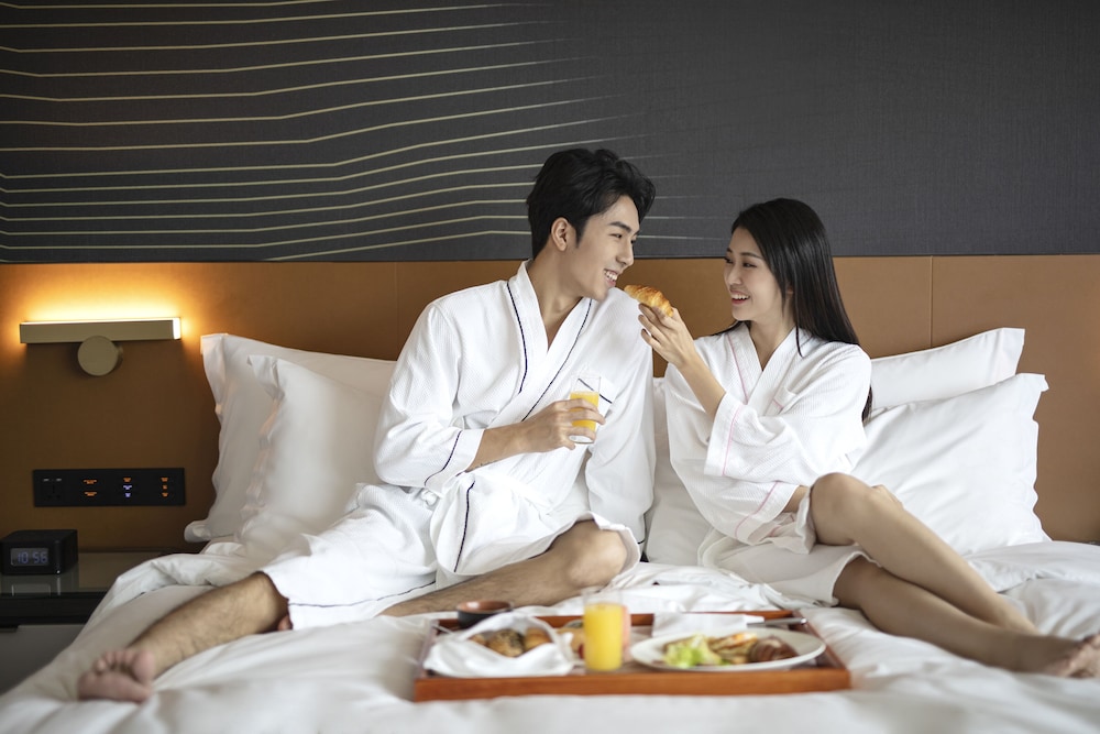Grand Room, 1 King Bed, Park View photo 3