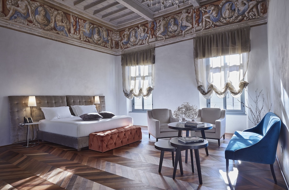 Suite photo 1