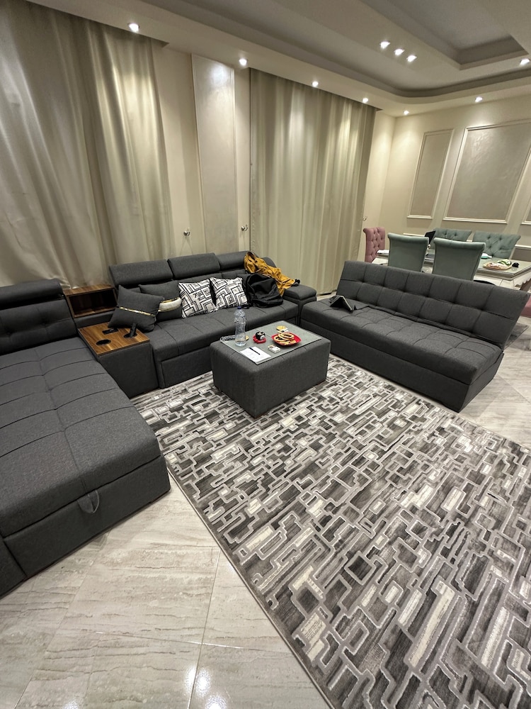 Luxury Villa, 3 Bedrooms, Kitchen, Ground Floor photo 2