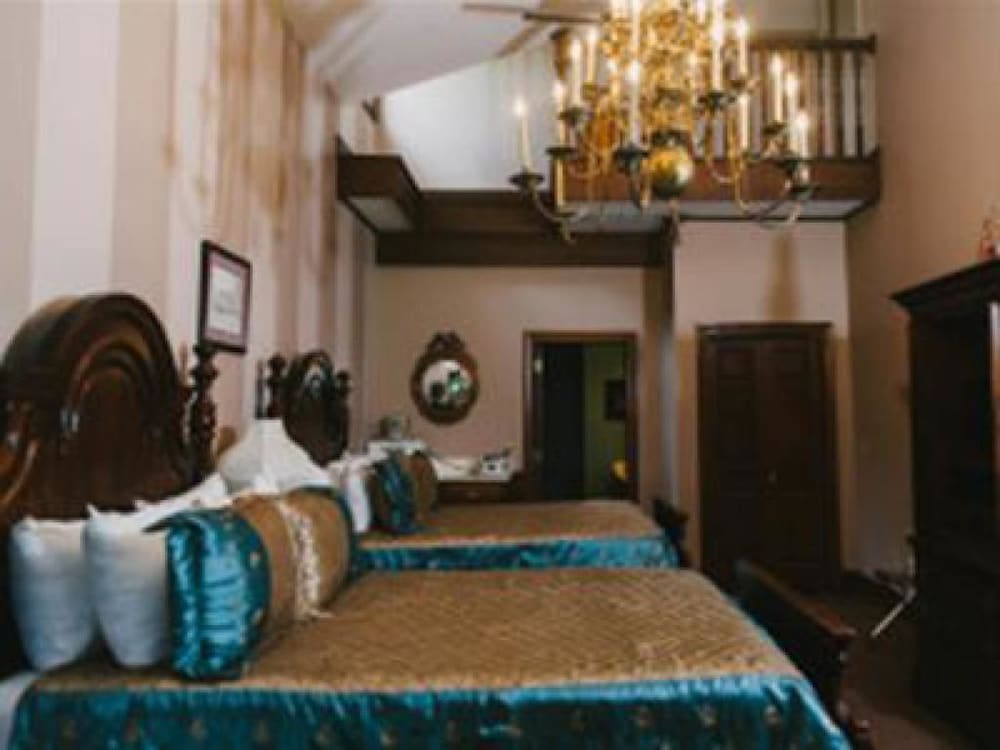 Standard Quadruple Room, Ensuite (Zane Grey) photo 1