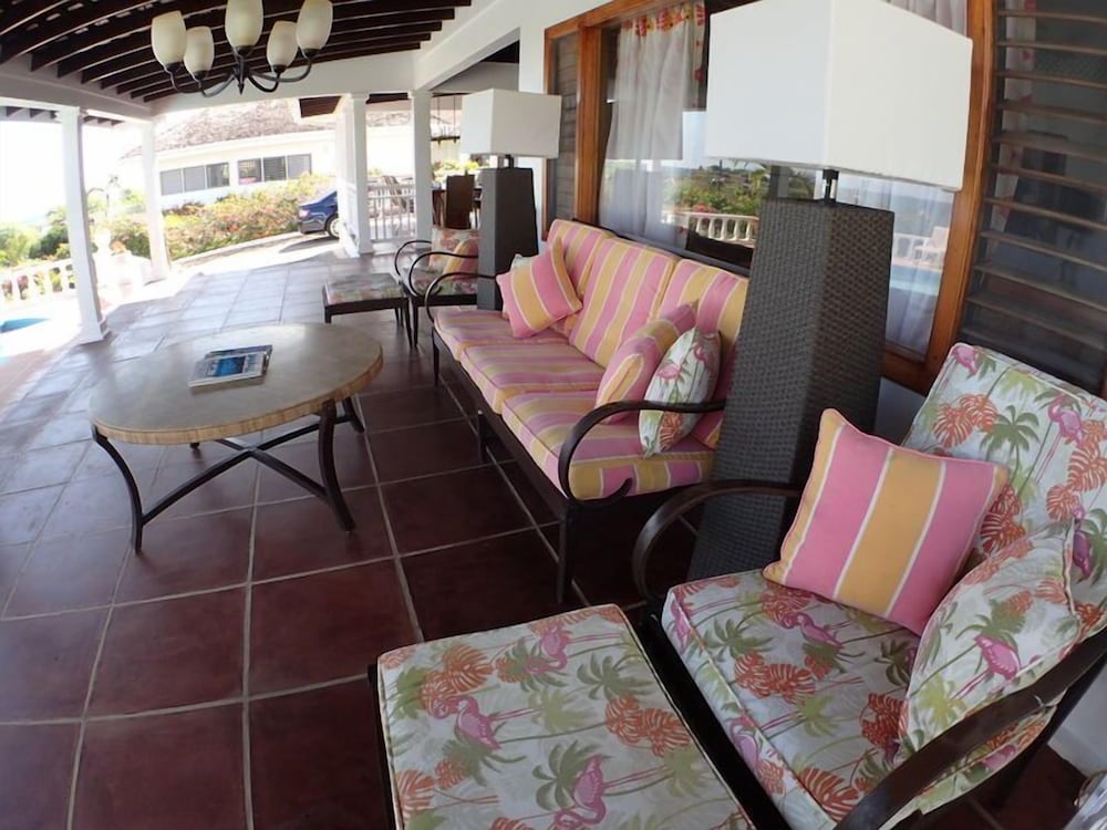 Villa, 4 Bedrooms photo 2