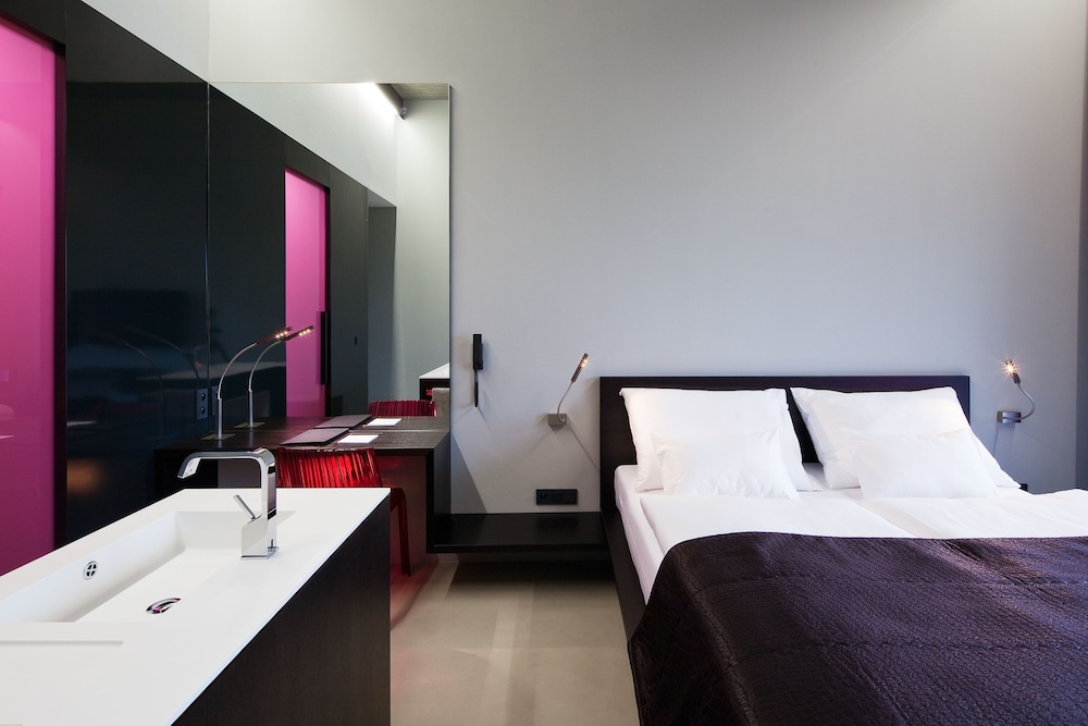 Deluxe Double or Twin Room - Photo 2
