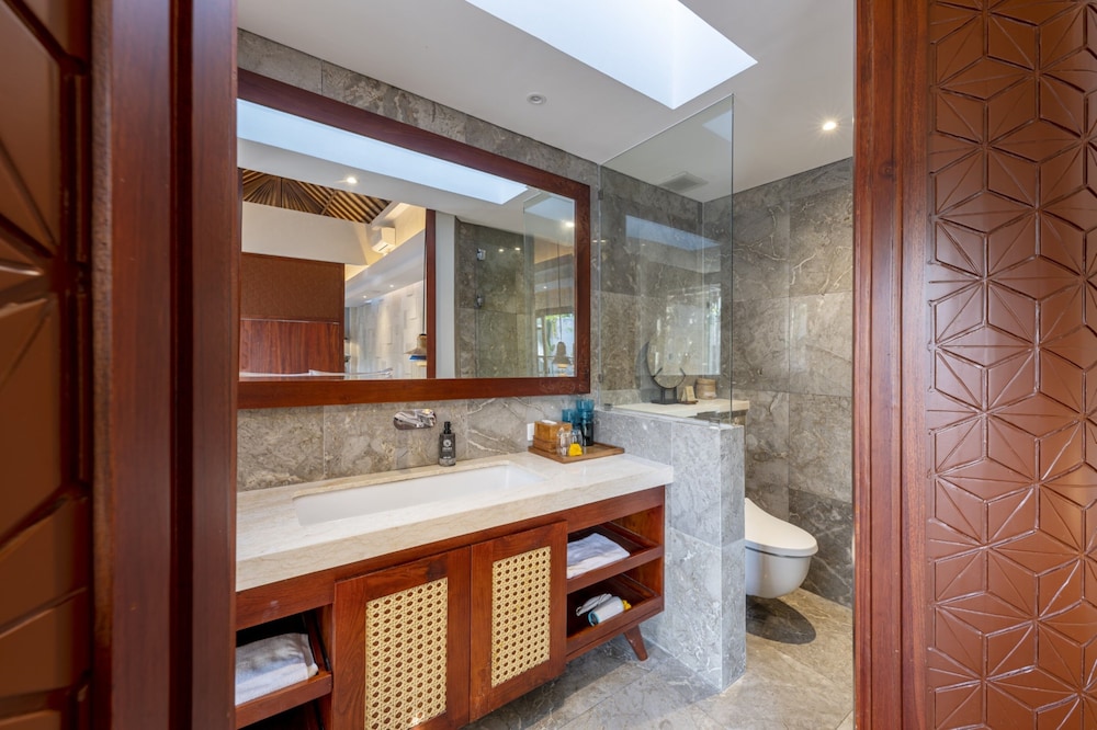 Grand One Bedroom Rice Field View Villa with Private Pool & Hot Tub - Photo 10
