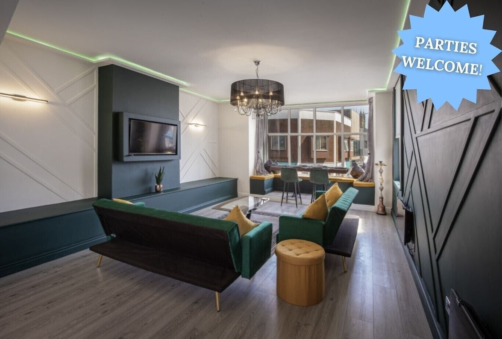 Luxury Apartment, Private Bathroom (Town View Apartment)