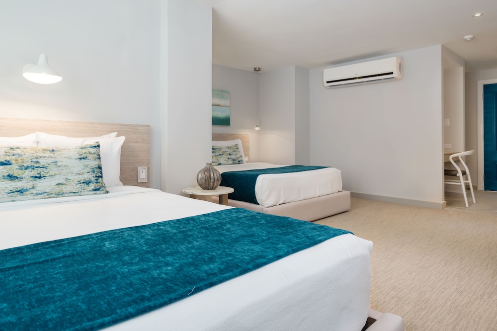 Premium Room, 2 Queen Beds, Park View photo 2