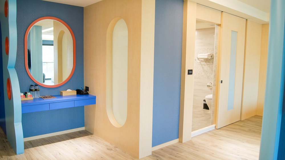 Family Room - Photo 7