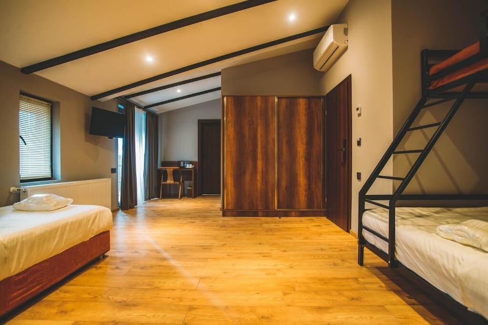 Family Suite photo 3