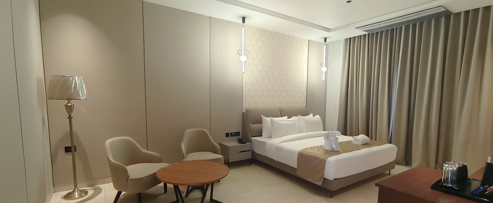 Junior Studio Suite