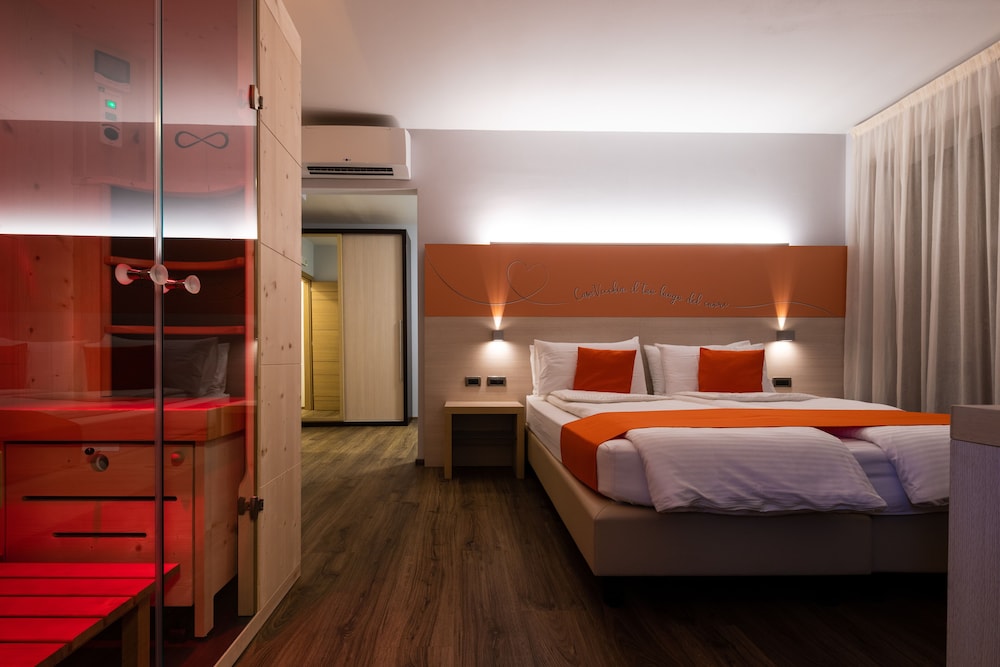 Junior Suite, Balcony photo 1