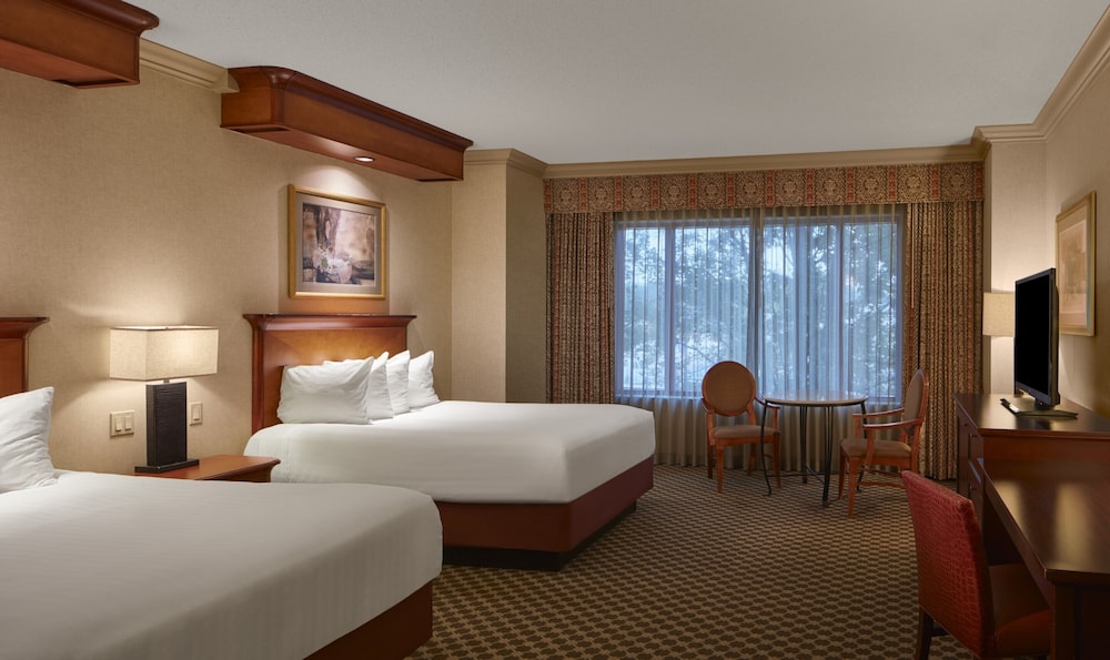 Premium Room, 2 Queen Beds - Photo 1