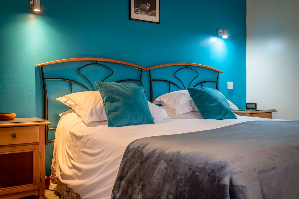 Double Room, Accessible, Ensuite (Pine Marten) photo 2