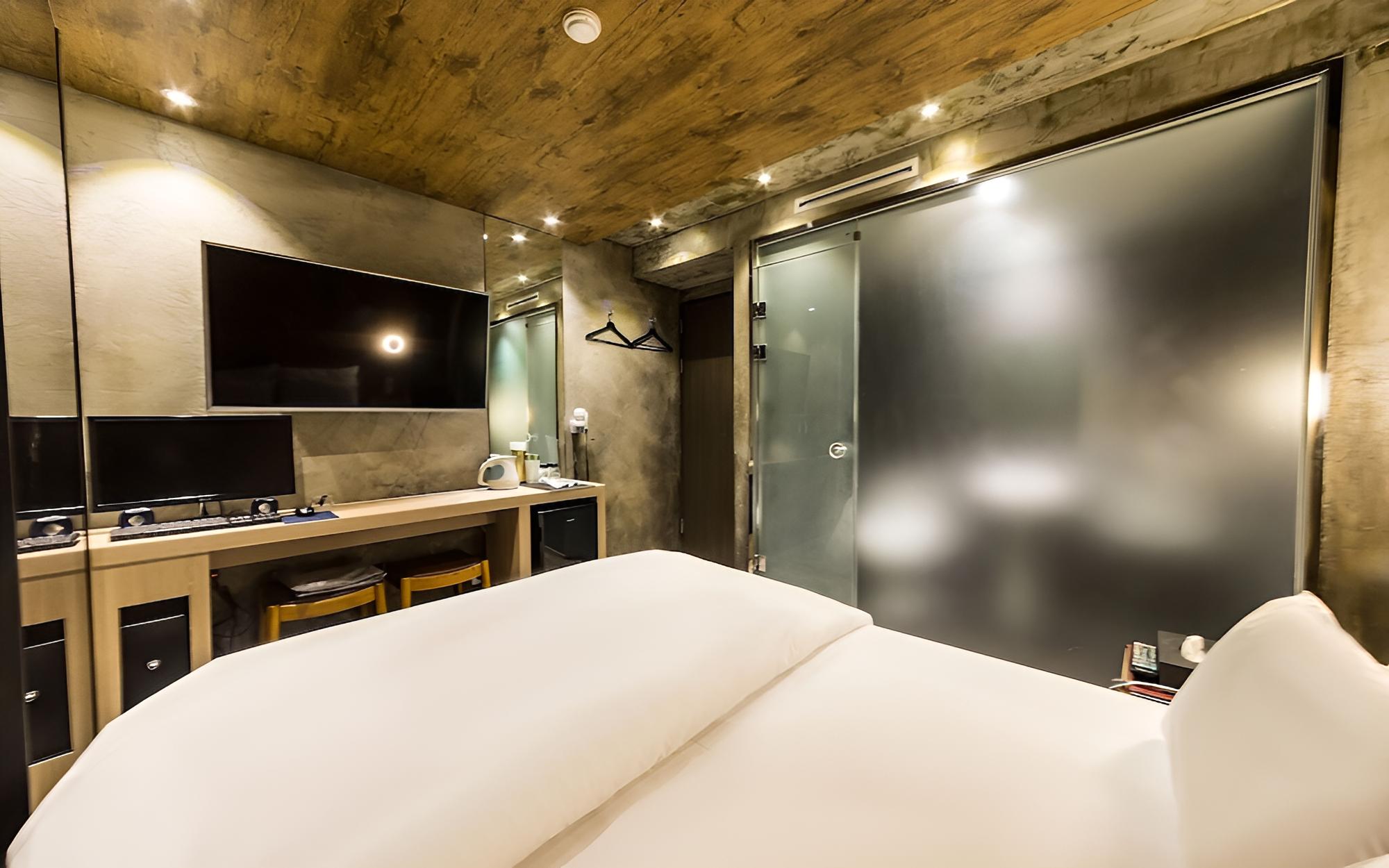 Room (Standard-S) - Photo 3