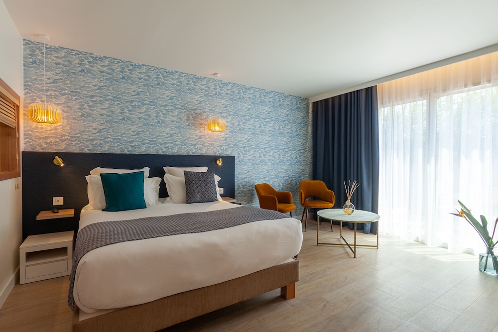 Deluxe Double Room - Photo 1