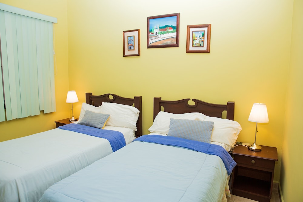 Economy Double Room, 2 Twin Beds photo 2