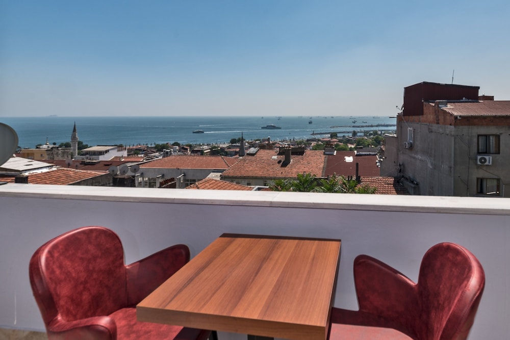 Superior Triple Room, Balcony, Sea View photo 3