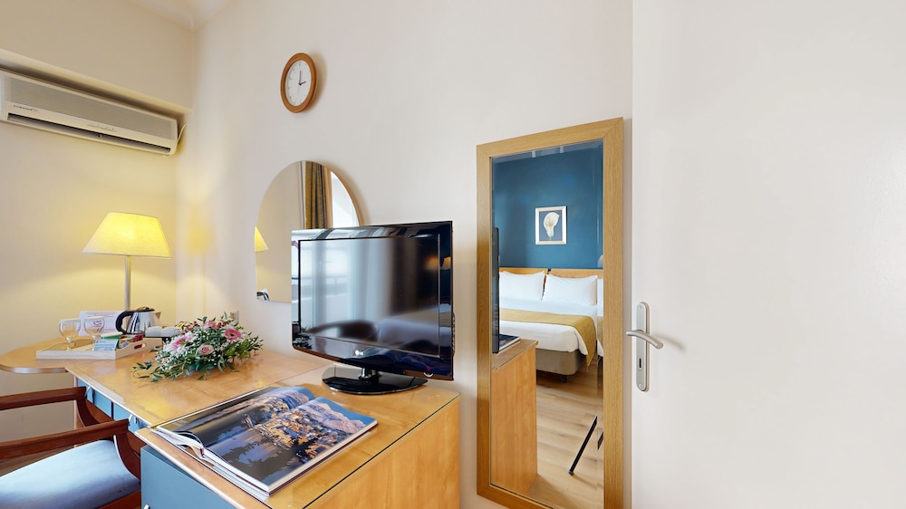 Classic Double Room (Queen Bed) - Photo 5