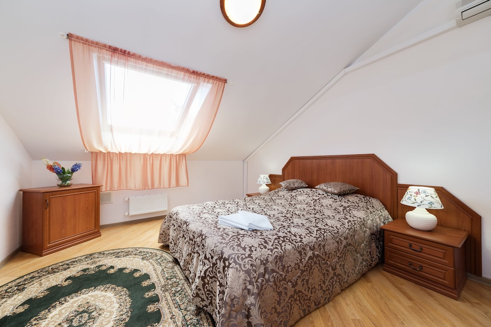Family Room, 1 Bedroom photo 3