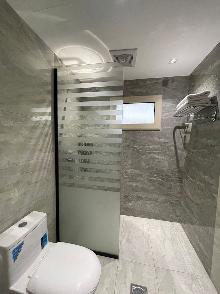 Luxury Apartment, Kitchenette, City View photo 3