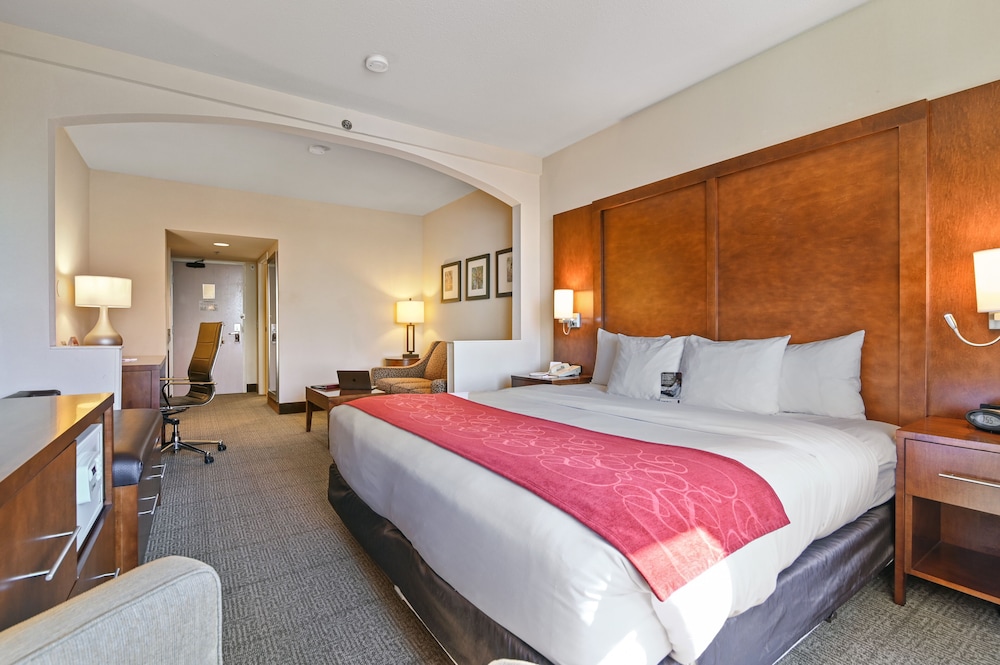 Suite, 1 King Bed, Non Smoking - Photo 5