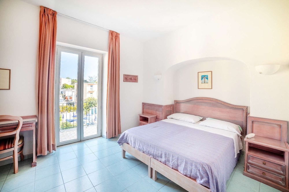Quadruple Room, Balcony