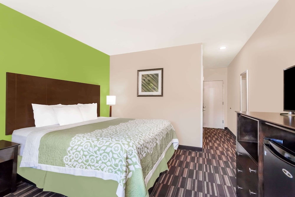 Room, 1 King Bed, Non Smoking