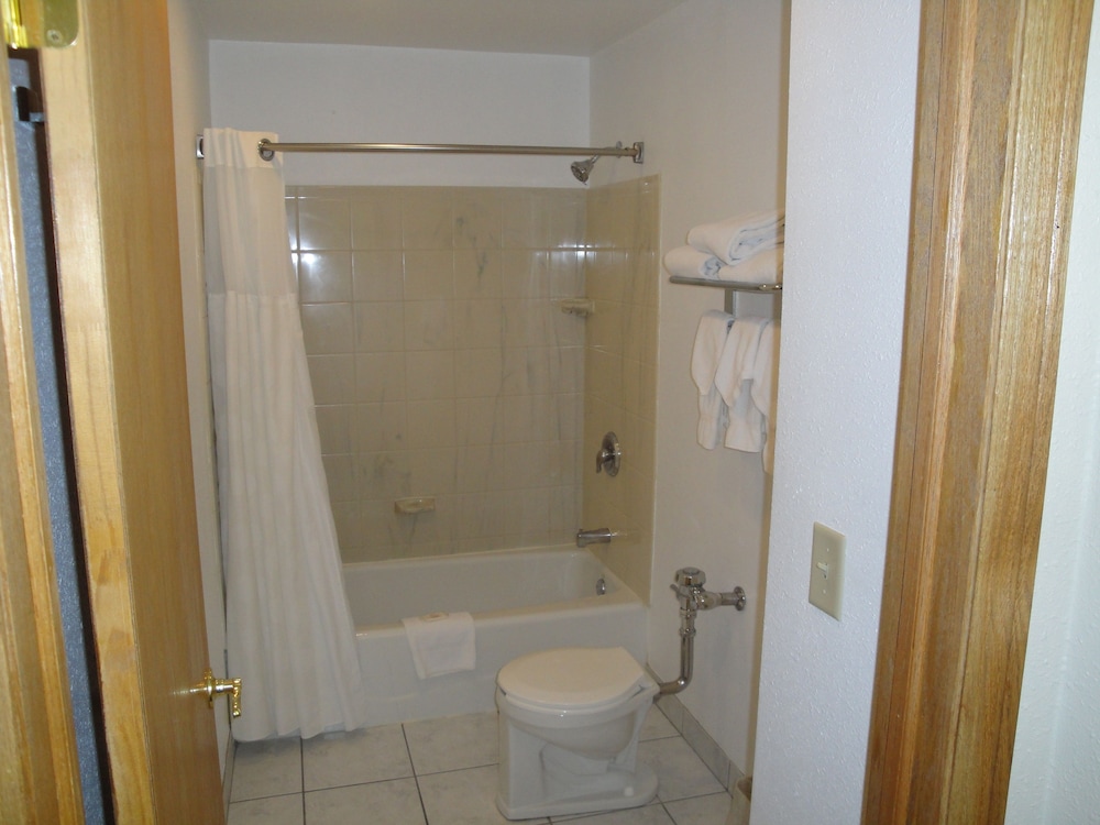 Standard Room, 1 King Bed - Photo 4