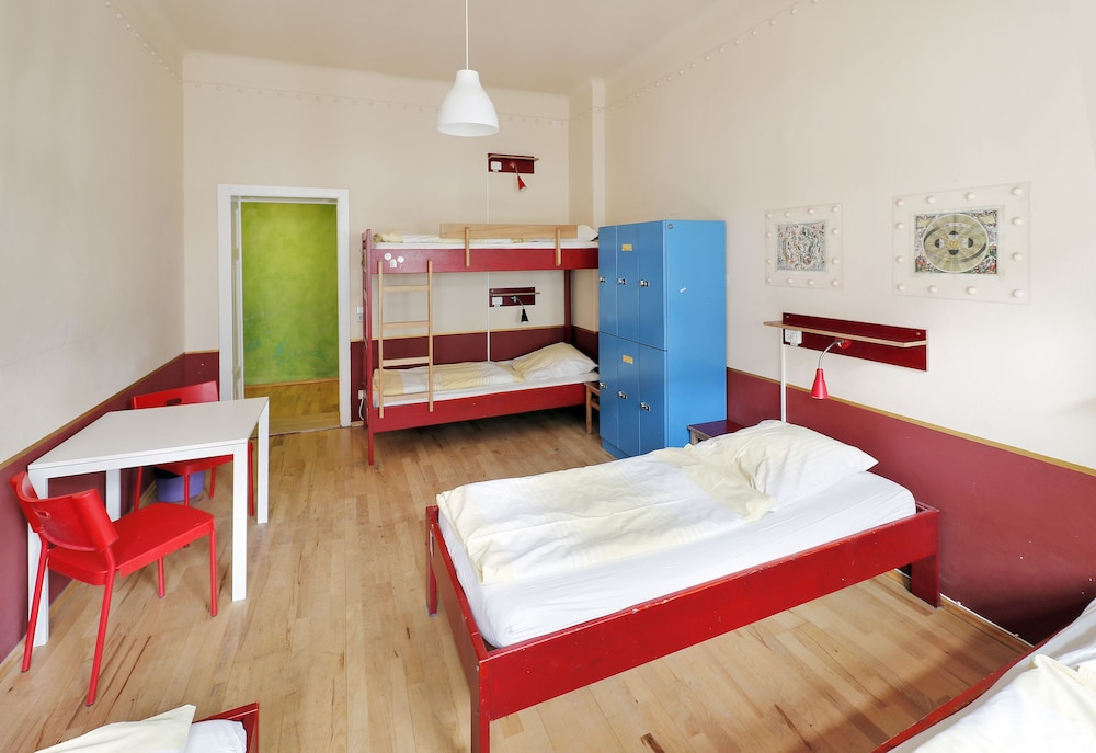 Basic Shared Dormitory, Shared Bathroom photo 1