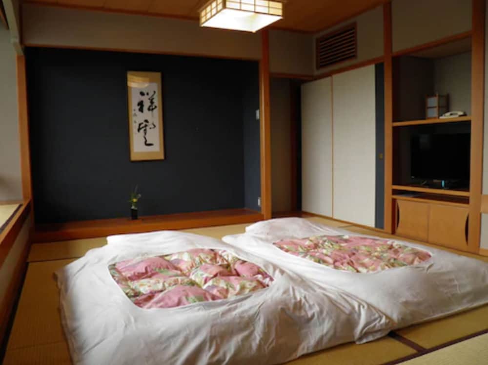 Japanese-Style Room,Lake side, Breakfast in Restaurant, [Dinner in Room or Restaurant], for 2 people photo 3
