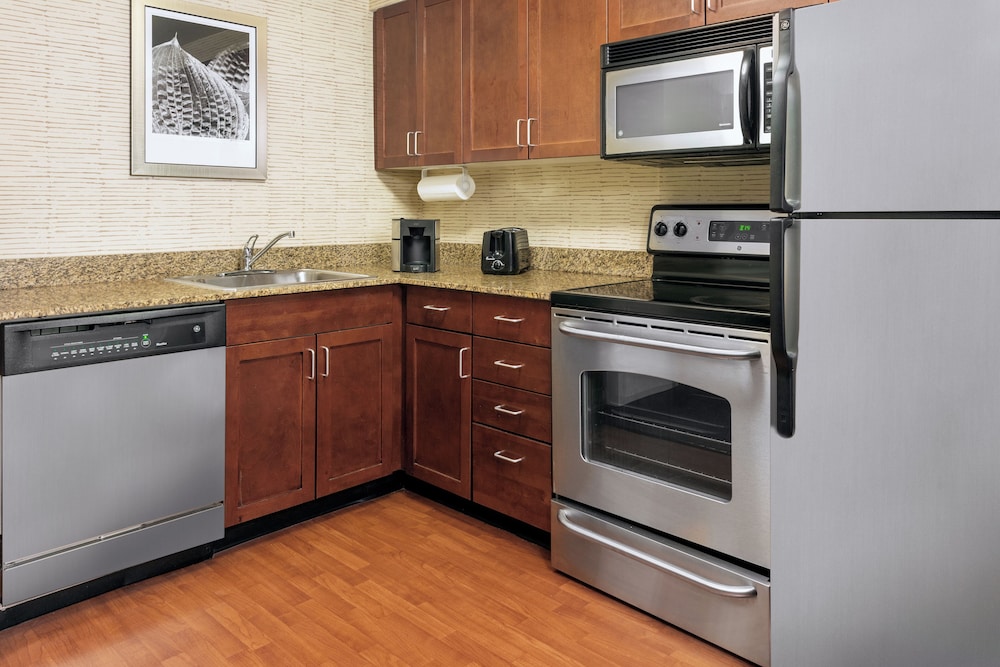 Suite, 1 Bedroom - Photo 3