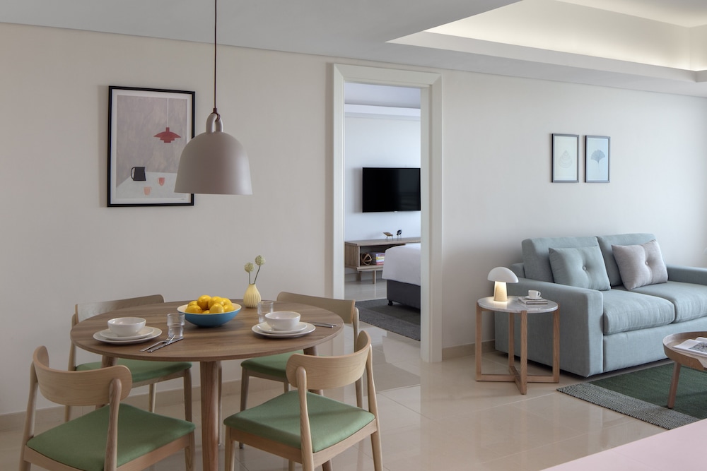 Suite, 2 Bedrooms, Kitchen, Sea View photo 3