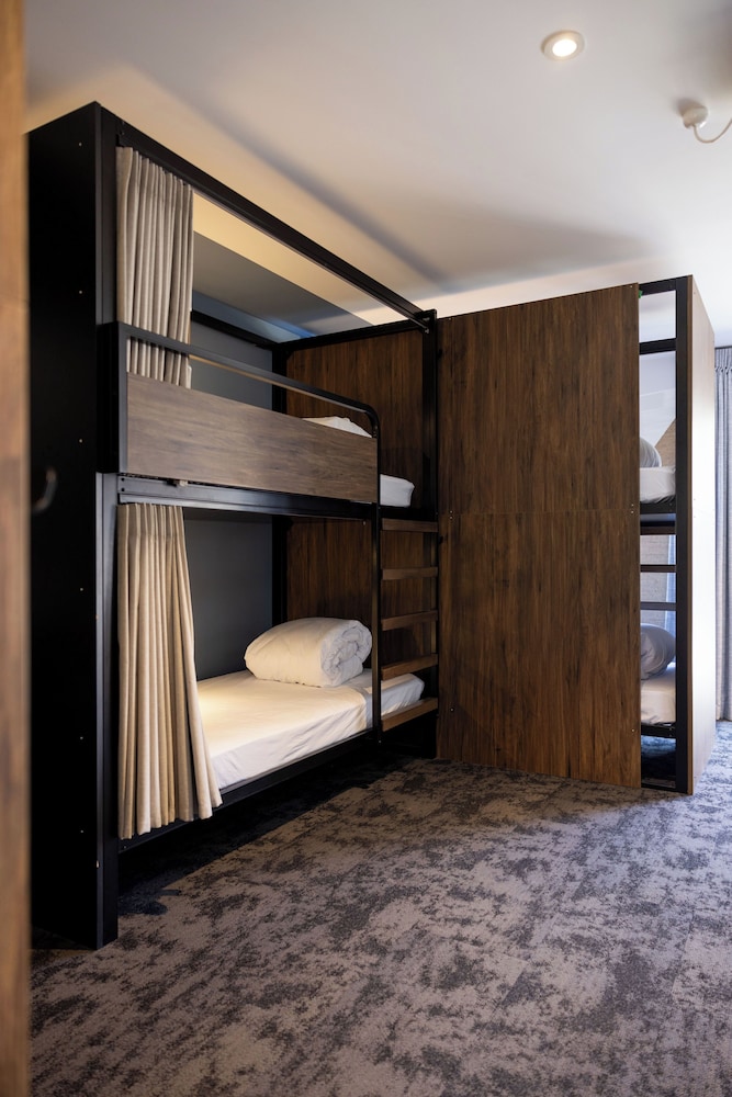 Bed in 6 Bed Dorm - Ensuite (Cabin)